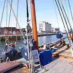 Gruene Idylle In Wismar-altstadt - Abc352 *