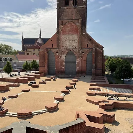 Gruene Idylle In Wismar-altstadt - Abc352 Wißmar